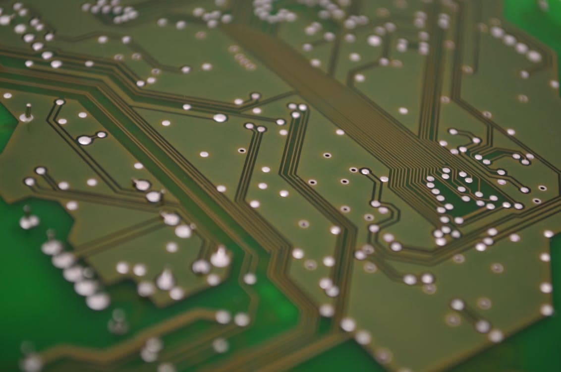 Künstliche Intelligenz für den breiten Markt – 7 Fragen an… creaidAI!