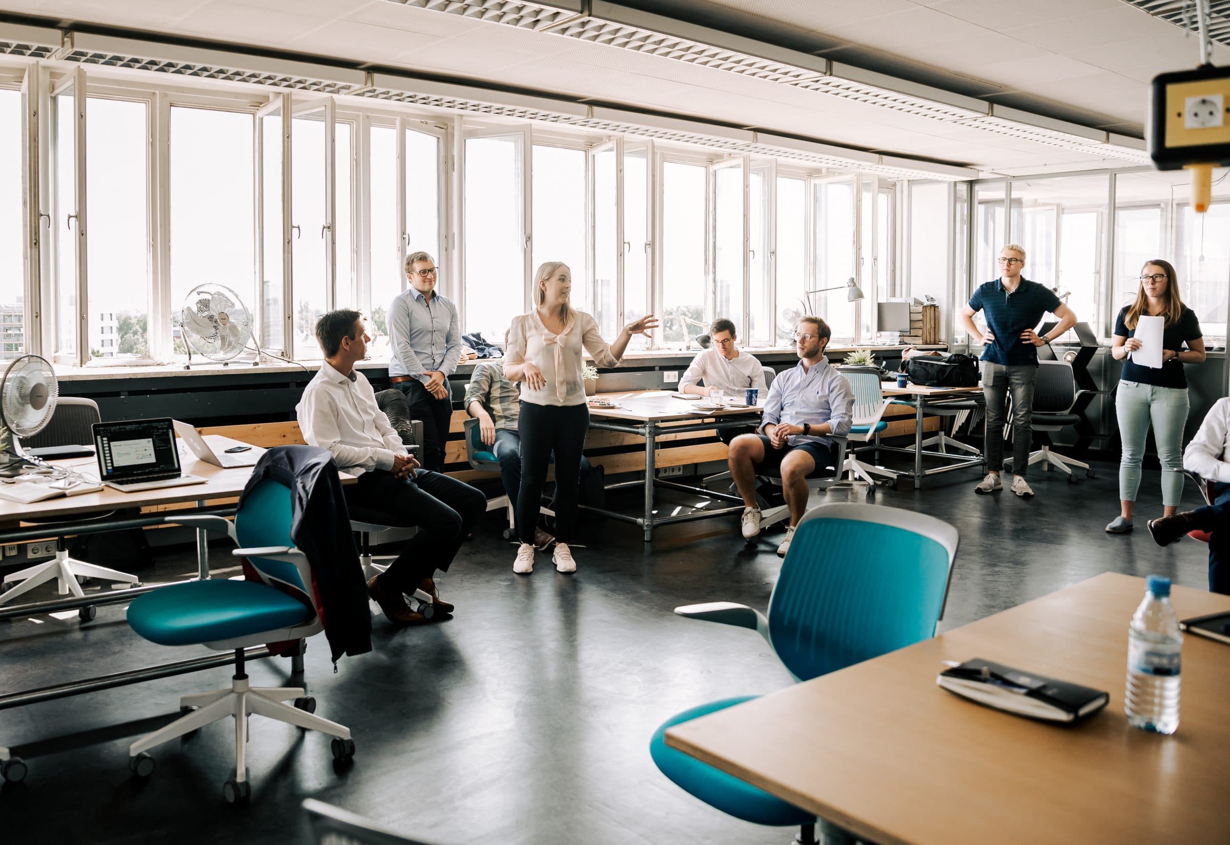 Insurtech Hub Munich und Deloitte gehen KI-Knowledge-Partnerschaft ein