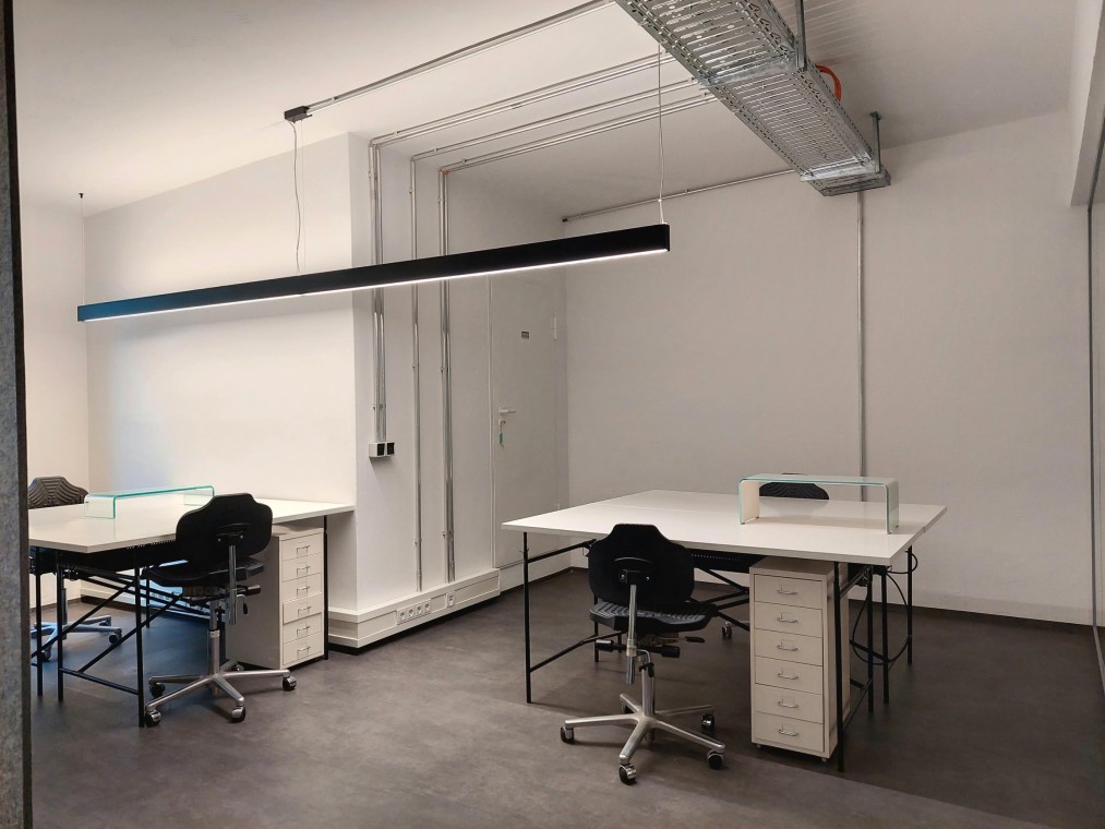 Rent an office in Munich: up to 10 workstations in a shared office