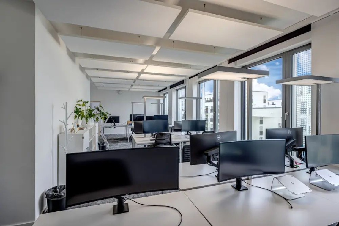 Büroflächen designed by Westwing mit Blick auf den Olympiapark und flexibler Laufzeit (ab 1 Jahr)