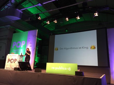 Sophie Passmann spricht über den König Algorithmus.