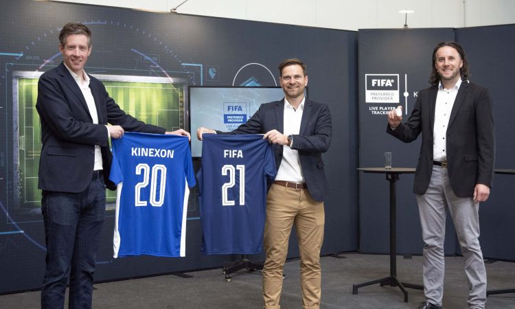 Nicolas Evans, Head of Football Research bei der FIFA, Maximilian Schmidt, Mitgründer und CRO von Kinexon Sports & Media, und Kinexon-Gründer Oliver Trinchera. (v.l.)